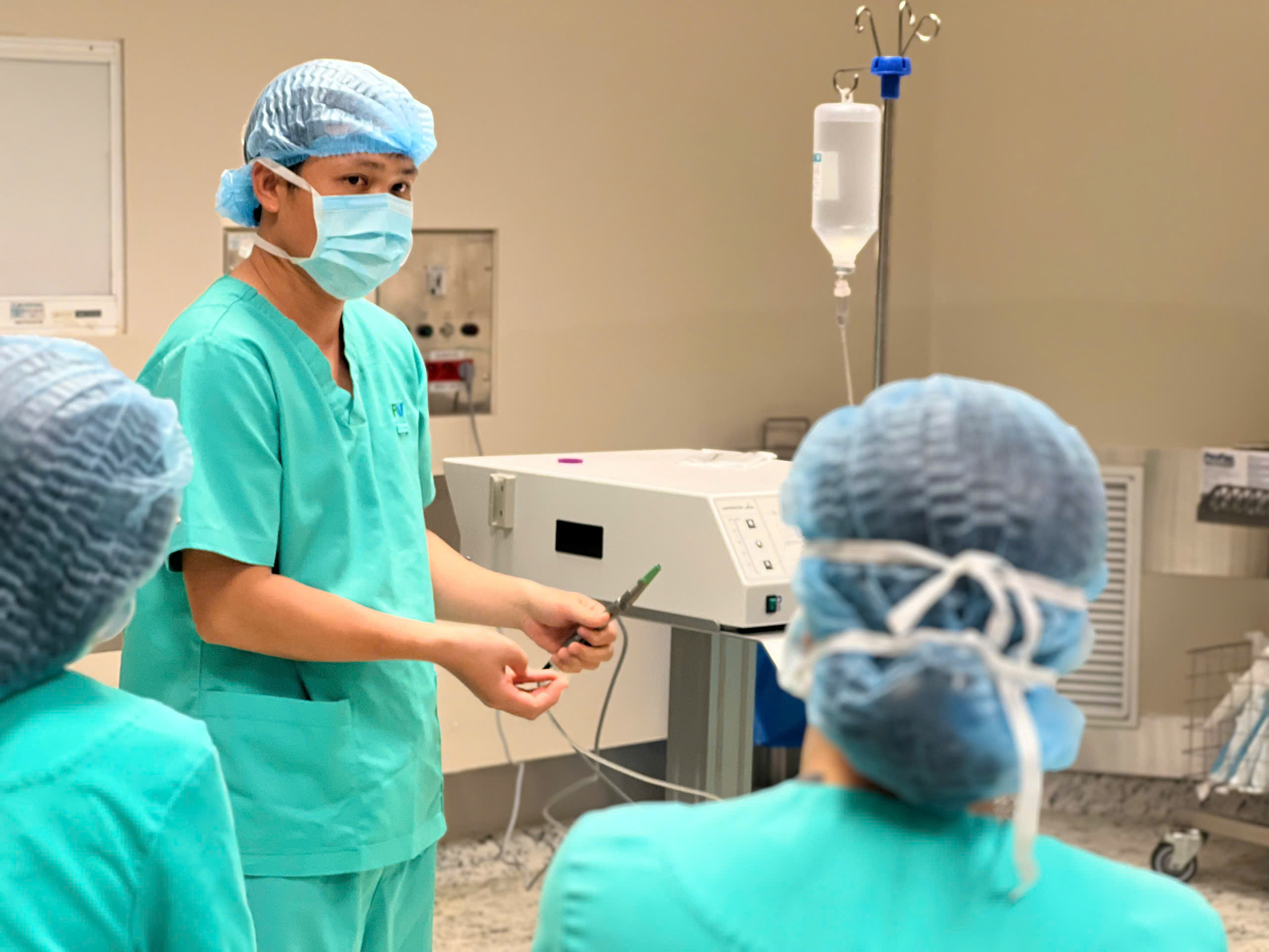 NHÂN VIÊN KỸ SƯ TRANG THIẾT BỊ Y TẾ